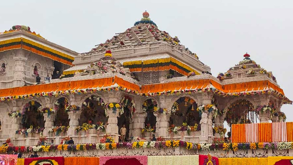 Ayodhya Ram Temple Leakage: ప్రారంభించి ఐదు నెలలు కూడా కాకముందే అయోధ్య రామాలయం పైకప్పులో లీక్.. తొలి వర్షానికే గర్భగుడిలోకి నీళ్లు.. పూజారి, వీఐపీలు కూర్చొనే చోట లీకేజీలు