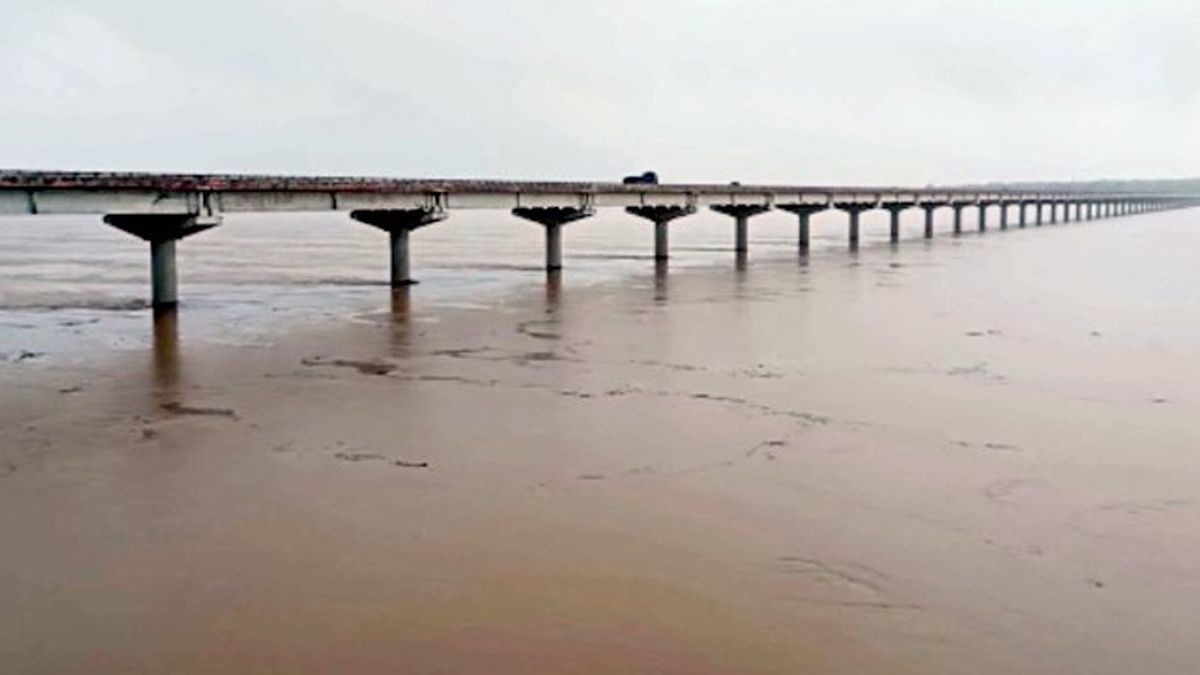 Godavari Flood: భ‌ద్రాచ‌లం వ‌ద్ద గోదావ‌రి ఉగ్ర‌రూపం, మొద‌టి ప్ర‌మాద హెచ్చ‌రిక జారీ