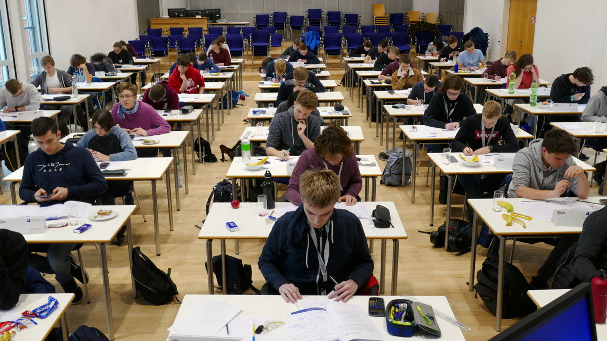 Exam Hall-Student Performance: ఎగ్జామ్ రాస్తున్నప్పుడు మీరు పరీక్ష రాస్తున్న హాల్ కూడా ముఖ్యమే.. పరీక్షలో విద్యార్థి ప్రదర్శనపై ఎగ్జామ్‌ హాల్‌ ప్రభావం.. తాజా అధ్యయనంలో వెల్లడి