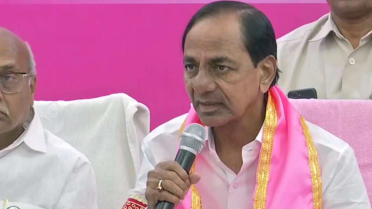 KCR Key Comments: అగ్నిపర్వ‌తంలా ర‌గిలిపోతున్నా! రాజ‌కీయ క‌క్ష‌తోనే నా కుమార్తెను జైల్లో పెట్టారు, బీఆర్ఎస్ఎల్పీ స‌మావేశంలో కేసీఆర్ కీల‌క వ్యాఖ్య‌లు