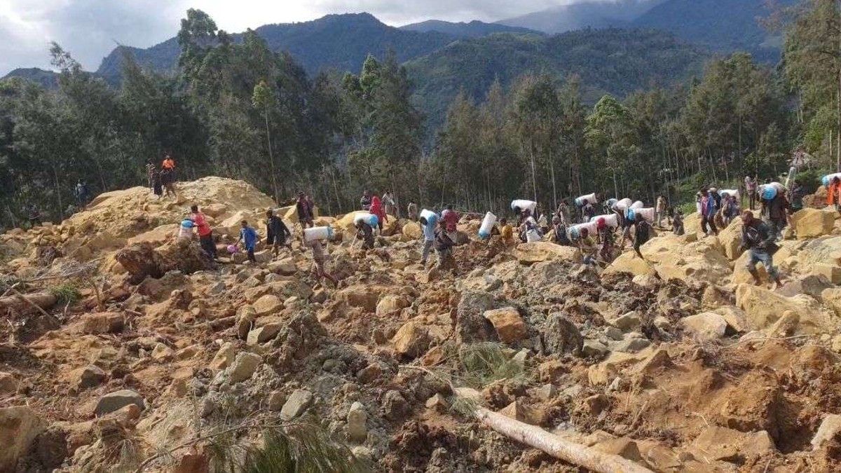 Indonesia Landslide: ఇండోనేషియాలో ఘోర ప్రమాదం, బంగారు గనిలో కొండచరియలు విరిగిపడి 11 మంది మృతి, పలువురు గల్లంతు