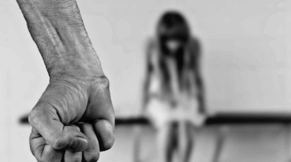 Sanathnagar SHO Suspended: అందంగా ఉన్నావ్, బ‌య‌ట క‌లుద్దామంటూ మ‌హిళ‌తో అస‌భ్యంగా చాటింగ్, కంప్లైంట్ ఇచ్చేందుకు వ‌చ్చిన మ‌హిళ‌తో అస‌భ్యంగా ప్ర‌వ‌ర్తించిన స‌న‌త్ న‌గ‌ర్ సీఐ