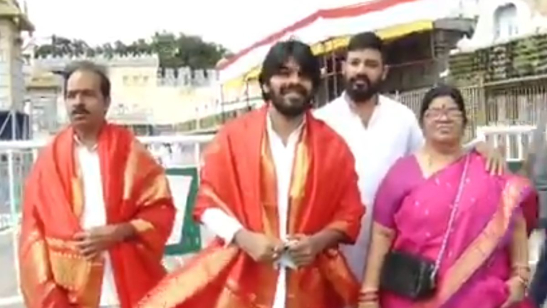 Sudigali Sudheer Visits Tirumala: వీడియో ఇదిగో, తిరుమల శ్రీవారిని దర్శించుకున్న జబర్దస్ట్ కమెడియన్ సుడిగాలి సుధీర్, క్రేజ్ మాములుగా లేదుగా..