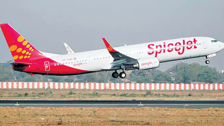 Spice Jet Furloughs: ఆర్థిక కష్టాల్లో చిక్కుకున్న చౌకధరల విమానయాన సంస్థ స్పైస్‌ జెట్‌.. సిబ్బందికి మూడు నెలలు జీతం కట్‌