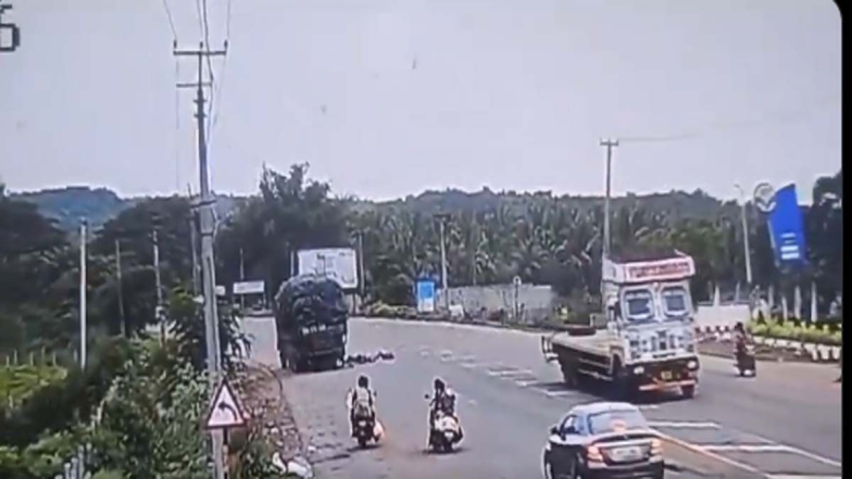 Khammam Road Accident: ఖమ్మం జిల్లాలో ఘోర రోడ్డు ప్రమాదం, ఆగి ఉన్న లారిని ఢీకొట్టి ముగ్గురు అక్కడికక్కడే మృతి, వీడియో