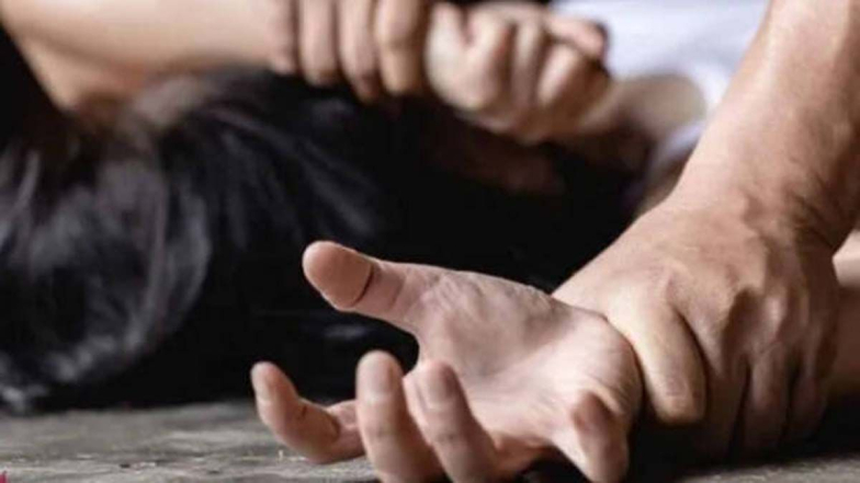 Karnataka Shocker: ఇన్ స్టాగ్రామ్ లో ప‌రిచ‌య‌మైన యువ‌తిపై గ్యాంగ్ రేప్, ఒక్క‌సారి క‌లుద్దామ‌ని పిలిచి బీర్ లో డ్ర‌గ్ క‌లిపి ఇచ్చిన యువ‌కుడు, అట‌వీ ప్రాంతంలో సామూహిక అత్యాచారం