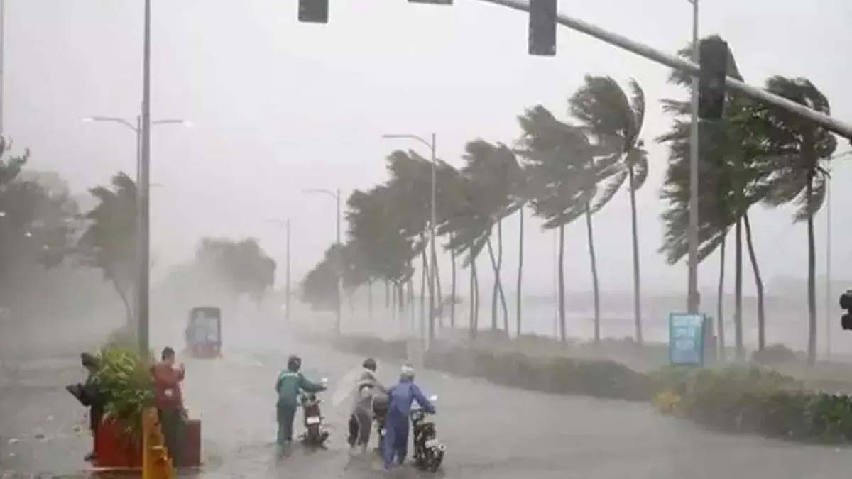 Rain Alert: ఏపీకి బిగ్ అలర్ట్..వచ్చే మూడు రోజుల పాటు భారీ నుంచి అతి భారీ వర్షాలు, పలు జిల్లాలకు ఎల్లో, ఆరంజె అలర్ట్ జారీ చేసిన వాతావరణ శాఖ, పూర్తి వివరాలు ఇవిగో..