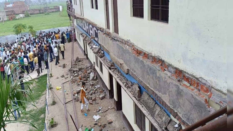 UP School Balcony Collapses: యూపీలో కూలిన ప్రైవేట్ స్కూల్‌ బిల్డింగ్‌, 40 మంది విద్యార్థులకు గాయాలు