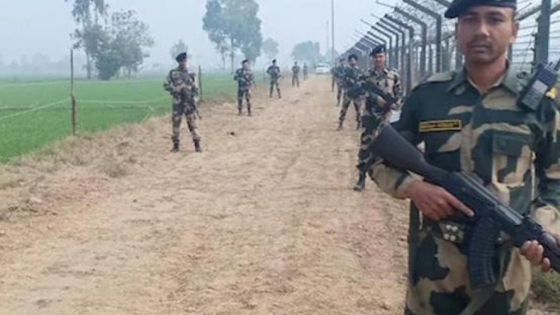 Bangladesh Protests: భారత్-బంగ్లాదేశ్ సరిహద్దుల్లో హైఅలర్ట్, సరిహద్దు గ్రామాల ప్రజలు అప్రమత్తంగా ఉండాలని బీఎస్ఎఫ్ ఆదేశాలు