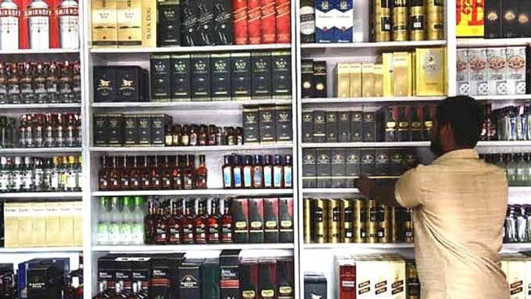 Telangana Liquor Sales: మద్యం కోసమే ఎక్కువ ఖర్చు, దేశంలో తెలంగాణ టాప్‌, కరోనా సమయంలో తెలంగాణలో తెగ తాగేశారని నివేదిక వెల్లడి