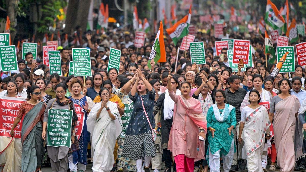 Bengal Doctors End Cease-Work: 41 రోజుల త‌ర్వాత ఆందోళనను విరమించిన కోల్‌ క‌తా వైద్య విద్యార్థులు.. శ‌నివారం నుంచి అత్య‌వ‌స‌ర సేవ‌ల్లో పాల్గొంటామ‌ని ప్ర‌క‌ట‌న‌