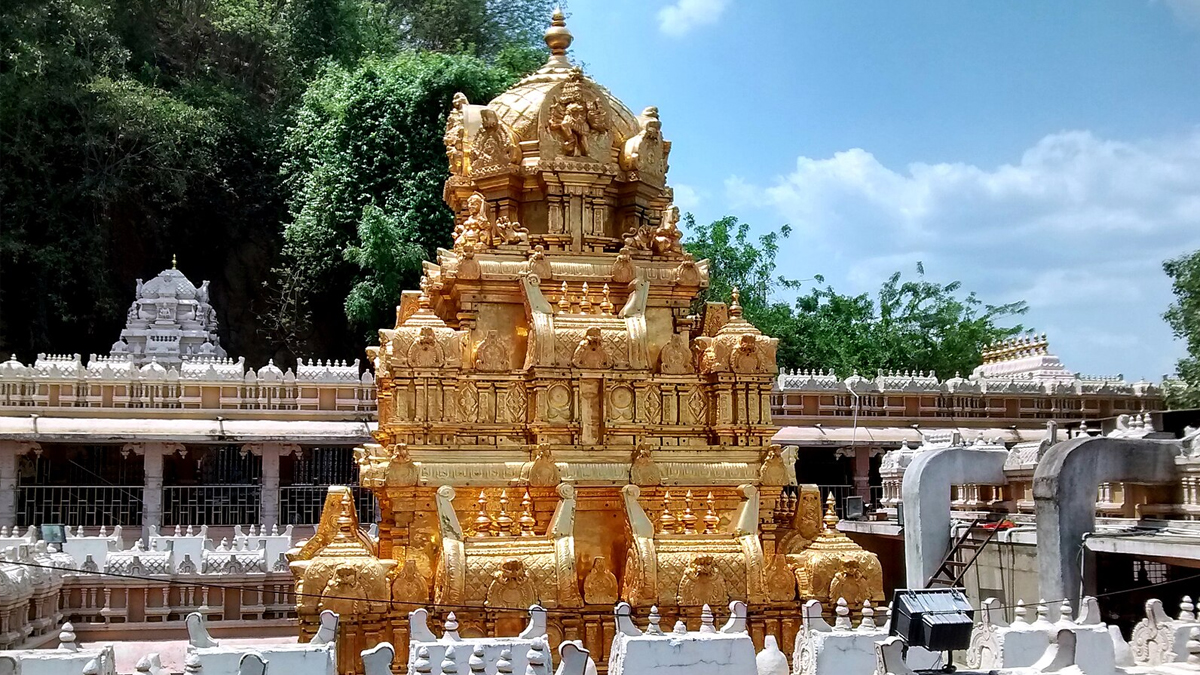 Dasara Navaratri Celebrations in Vijayawada: బెజవాడ ఇంద్రకీలాద్రిపై శరన్నవరాత్రి ఉత్సవాలు.. అక్టోబర్‌ 3న ఘట స్థాపనతో ఉత్సవాలు షురూ.. అమ్మవారు ఏ రోజున ఎలా దర్శనం ఇస్తారంటే?