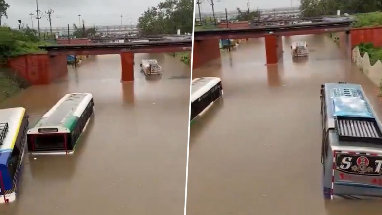 Vijayawada Rains: జలదిగ్బంధంలో విజయవాడ..  గడిచిన 20 ఏండ్లలో ఎన్నడూ చూడనంత వర్షం.. ఆరుగురు మృతి.. నీటిలో తేలియాడుతున్న బస్సులు (వీడియో)