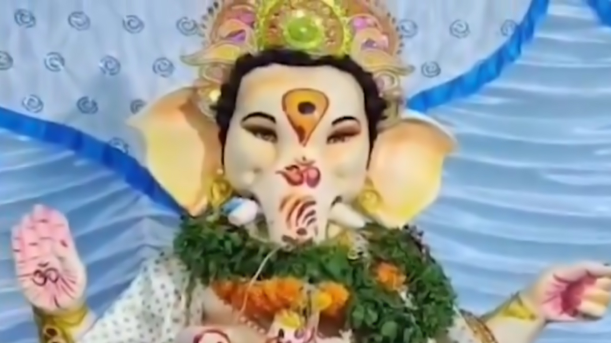 Clay Craftsman Ganesh: మట్టి గణపతిని చూశాం.. ఇప్పుడు కుండల తయారీలో బిజీగా ఉన్న గణపయ్యను చూడండి మరి..! (వీడియో ఇదిగో)