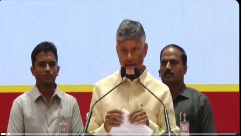 Chandrababu on Tirupati Laddu: సీఎం చంద్రబాబు సంచలన కామెంట్స్, గత పాలకుల నిర్లక్ష్యంతో నెయ్యికి బదులు జంతువుల నూనె వాడారని కామెంట్..వీడియో ఇదిగో