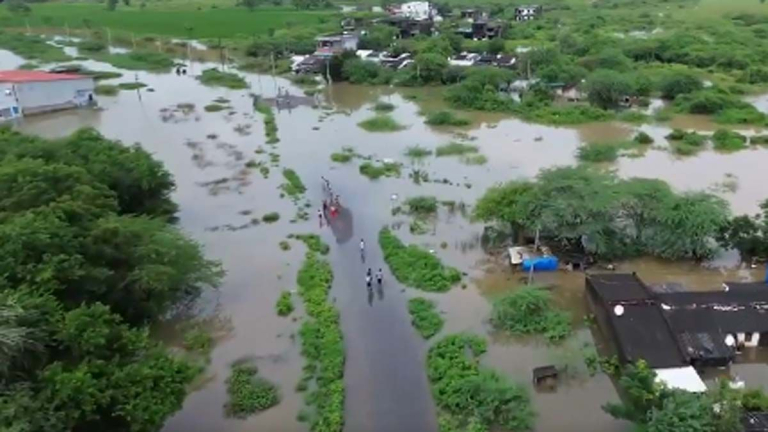 Gujarat Rains: గుజరాత్‌ని ముంచెత్తిన వర్షాలు, నీట మునిగిన పలు గ్రామాలు..వీడియో వైరల్