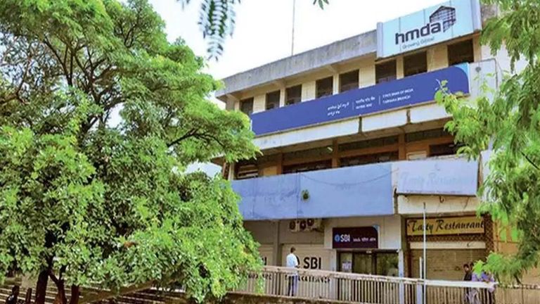 HMDA Services: హెచ్ఎండీఏ సేవలకు అంతరాయం , ఓవర్ లోడ్ కారణంగా నిలిచిపోయిన ఆన్‌లైన్ సేవలు