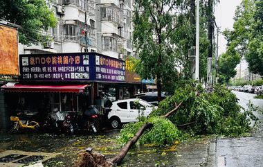 Typhoon Bebinca: గత 75 ఏండ్లలో ఎన్నడూ లేనంత భీకరమైన తుఫాన్‌తో చైనా విలవిల, ఆర్థిక నగరం షాంఘై అస్తవ్యస్తం, రెడ్ అలర్ట్ ప్రకటించిన అధికారులు