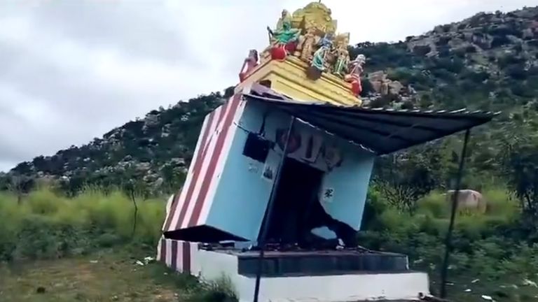 Hanuman Temple Vandalized: వీడియో ఇదిగో, చిత్తూరు జిల్లాలో ఆంజేనేయ స్వామి ఆలయాన్ని ధ్వంసం చేసిన గుర్తు తెలియని వ్యక్తులు