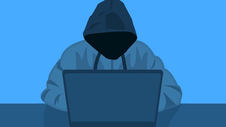 Beware Of Cyber Criminals: బ్యాంకు అధికారుల పేరుతో బెదిరింపులు..సైబర్ నేరగాళ్ల పట్ల జాగ్రత్తగా ఉండండి...వీసీ సజ్జనార్ ట్వీట్