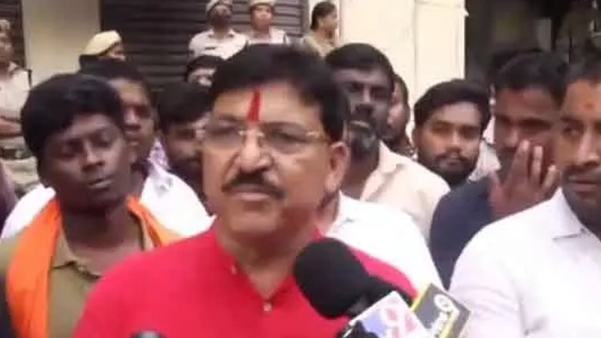 BJP MLA Rakesh Reddy: వీడియో ఇదిగో, హిందువుకు మగతనం లేదు, హైదరాబాద్‌లో ఉండేవాళ్లంతా చీము, నెత్తురు లేనోళ్లే, బీజేపీ ఎమ్మెల్యే పైడి రాకేష్ రెడ్డి సంచలన వ్యాఖ్యలు