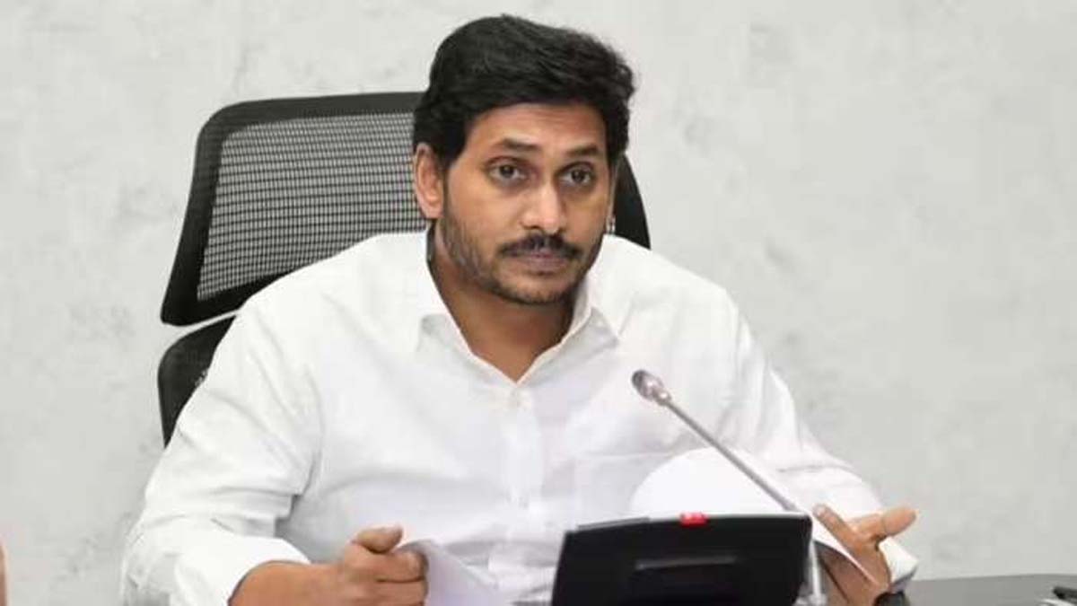 Jagan Slams Chandrababu: 5 నెలలు దాటినా సూపర్ సిక్స్ లేదు, దోచుకో.. పంచుకో.. తినుకో.. ఇదే చంద్రబాబు పాలన అంటూ మండిపడిన వైఎస్ జగన్