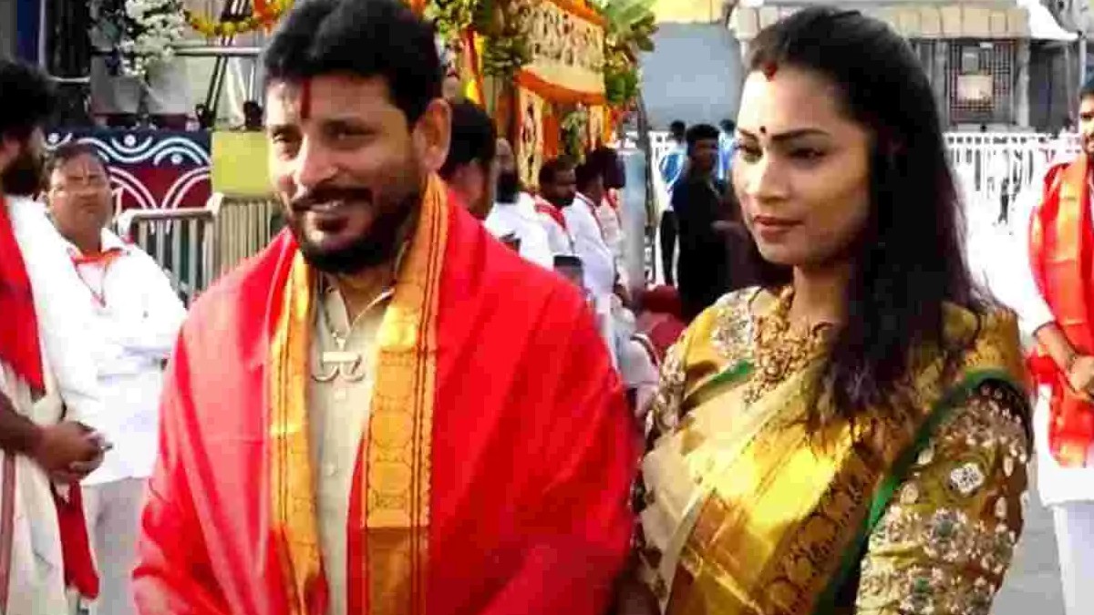 Duvvada Srinivas: వీడియో ఇదిగో, తిరుమలలో ప్రియురాలితో దువ్వాడ శ్రీనివాస్, పెళ్లిపై కీలక వ్యాఖ్యలు చేసిన మాధురి