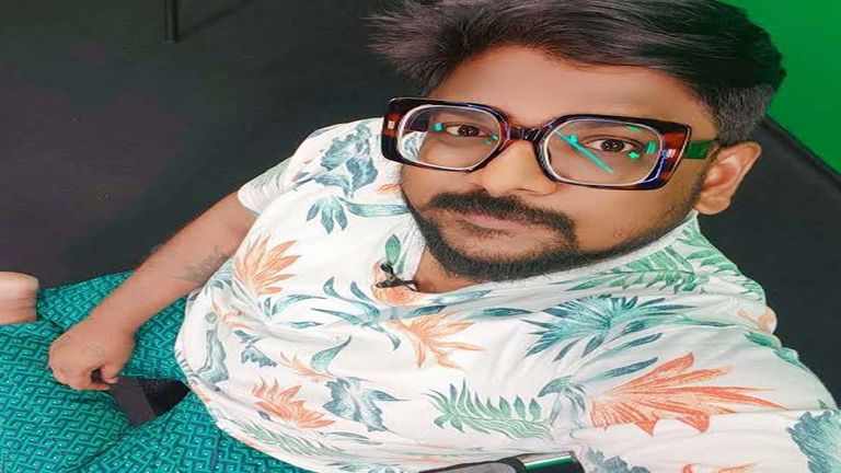 YouTuber Dasari Vigyan: యూట్యూబర్ దాసరి విజ్ఞాన్ పై పోలీసులకు ఫిర్యాదు చేసిన దేవాదాయ శాఖ కమిషనర్ శాంతి, మార్ఫిండ్ వీడియోలతో వేధిస్తున్నట్లు కంప్లైంట్