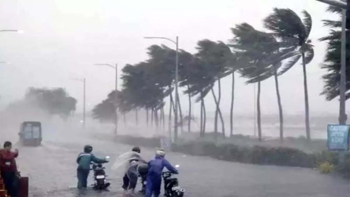 Rain Alert for AP: బంగాళాఖాతంలో మరో అల్పపీడనం, ఏపీ ప్రజలకు నాలుగు రోజుల పాటు రెయిన్ అలర్ట్, తమిళనాడుకు ముంచెత్తనున్న భారీ వర్షాలు