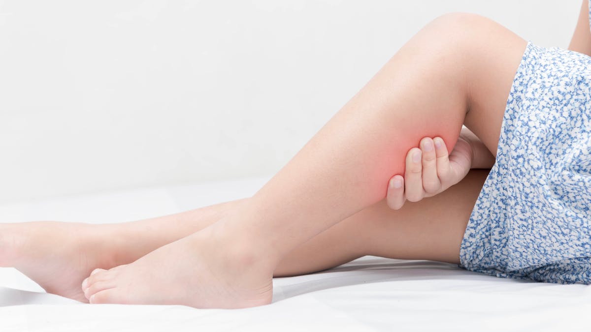 Health Tips: మీ కాళ్ళలో ఇటువంటి సంకేతాలు కనిపిస్తే అజాగ్రత్త వద్దు ఇది తీవ్రమైన అనారోగ్య సమస్యల లక్షణం.