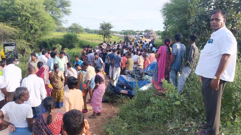 Medak Road Accident: మెదక్‌లో ఘోర రోడ్డు ప్రమాదం, ఏడుగురి ప్రాణాలు తీసిన రోడ్డుపై ఉన్న గుంత, ఇందులో ముగ్గురు చిన్నారులు