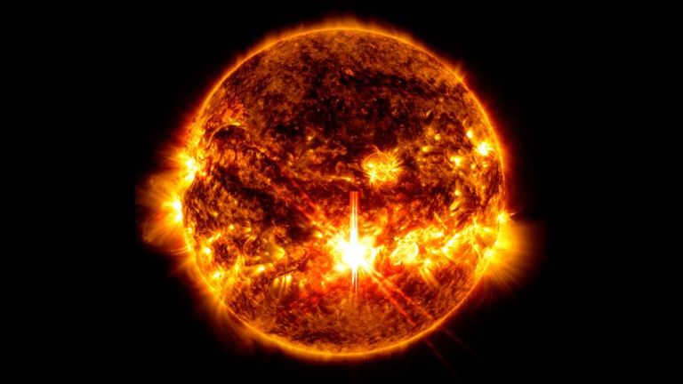 Solar Flare Video: వీడియో ఇదిగో, భూమి వైపు అతి పెద్ద సోలార్ ఫ్లేర్‌ వదిలిన సూర్యుడు, ఏడేళ్లలో ఇదే అతి పెద్దది