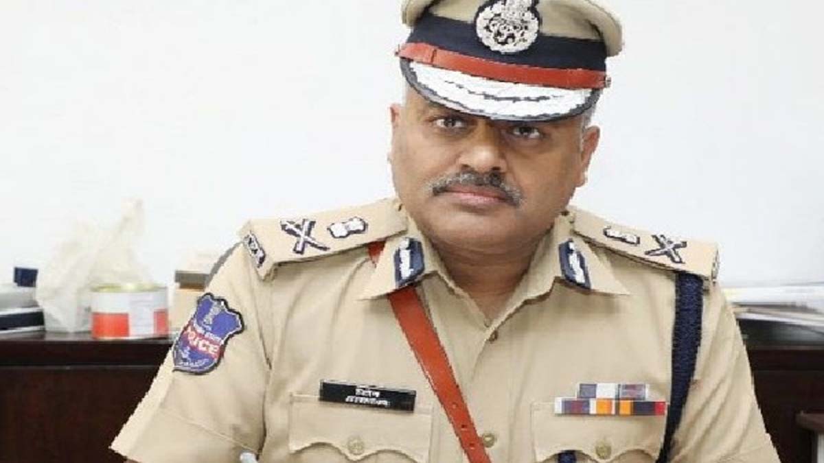 Telangana DGP: పోలీస్ కానిస్టేబుళ్ల ఆందోళనలపై స్పందించిన తెలంగాణ డీజీపీ, క్రమశిక్షణ గల ఫోర్స్‌లో ఉండి ఆందోళనలు చేయడం సరికాదన్న జితేందర్