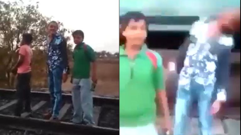 Viral Video: షాకింగ్ వీడియో, వేగంగా వస్తున్న రైలు ముందు నిలబడి రీల్ చేసిన యువకులు, ఢీకొట్టడంతో ఎగిరి అవతల పడి..ఇదేం పిచ్చి అంటూ మండిపడుతున్న నెటిజన్లు