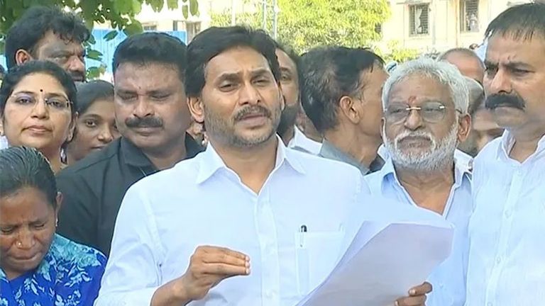 Jagan on Power Agreements: విద్యుత్‌ కొనుగోలు ఒప్పందంతో లక్ష కోట్లు ప్రజల మీద భారం పడకుండా చేశాం, నేను హిస్టరీ క్రియాట్ చేసినందుకు నాపై బురద చల్లుతారా..