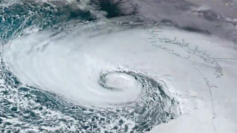 AP Weather Alert: దూసుకొస్తున్న అల్పపీడనం.. ఏపీలో రెండు రోజుల పాటు భారీ నుంచి అతి భారీ వర్షాలు..ప్రజలు అప్రమత్తంగా ఉండాలని ఆదేశాలు..
