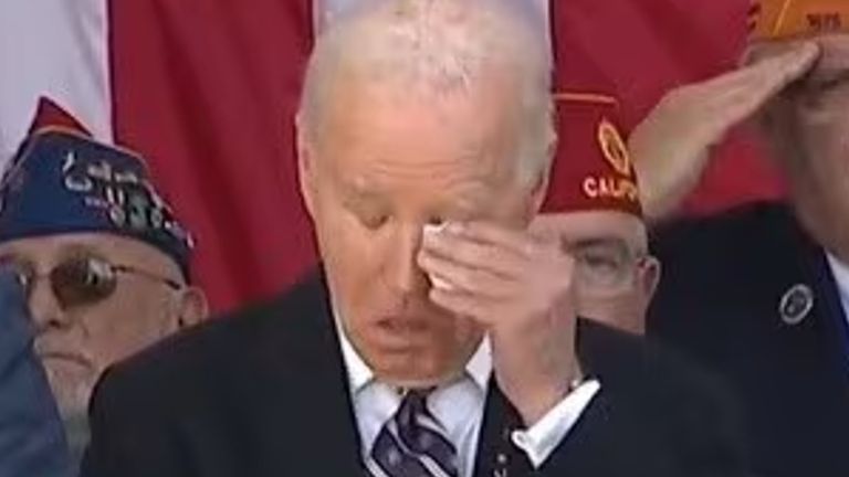 Joe Biden Cries Video: వీడియో ఇదిగో, గాడ్ బ్లెస్‌ అమెరికా అంటూ భోరున ఏడ్చేసిన అమెరికా అధ్యక్షుడు జో బైడెన్, ఉబికివస్తున్న కన్నీళ్లను తుడుచుకుంటూ..