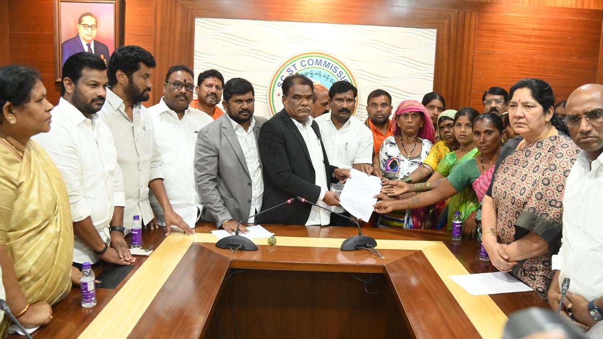 Lagacharla Victims: లగచర్ల ఘటనపై ప్రజాసంఘాలు సీరియస్, జాతీయ ఎస్సీ,ఎస్టీ కమిషన్‌కు ఫిర్యాదు..బాధ్యులపై కఠిన చర్యలు తీసుకోవాలని డిమాండ్