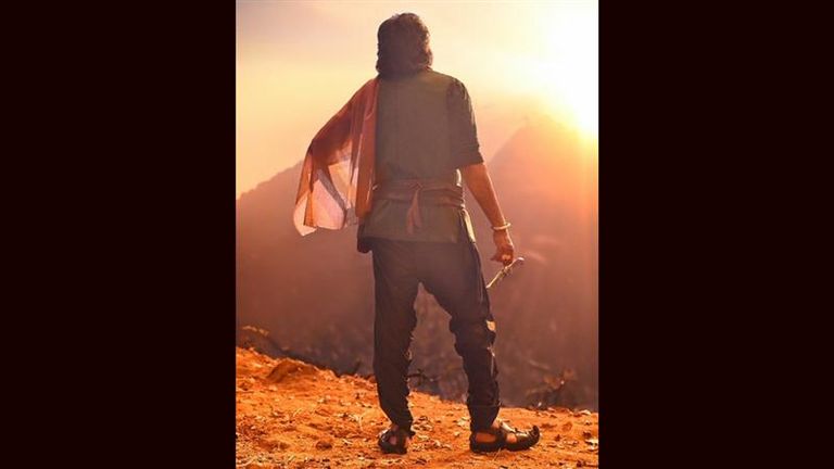 Pawan Kalyan: హరిహర వీరమల్లు షూటింగ్‌లో పవన్ కళ్యాణ్..అప్‌డేట్ ఇచ్చిన మేకర్స్