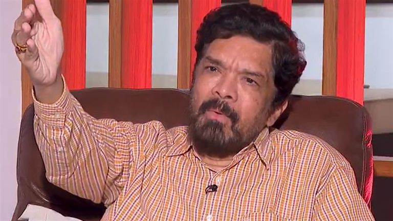 Posani Krishna Murali: ప్రశ్నిస్తే కేసులు పెట్టి జైలులో వేస్తారా?, పవన్‌ను తిడితే ఖండించా.. అప్పుడు పోసాని మంచి వాడు....ఇప్పుడు ప్రజల కోసం ప్రశ్నిస్తే చెడ్డవాడా ?.ఇదెక్కడి న్యాయం అన్న పోసాని కృష్ణమురళి