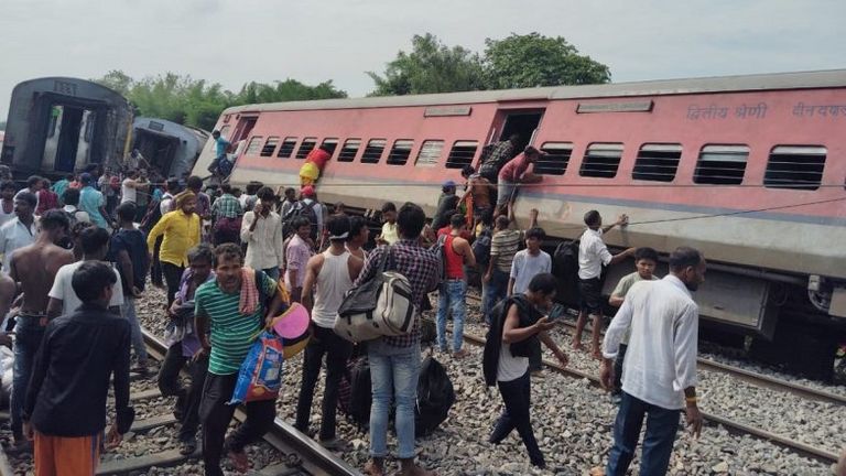 Train Derailment In Peddapalli:పెద్దపల్లిలో పట్టాలు తప్పిన గూడ్స్ రైలు, 37 రైళ్ల రద్దు, పలు రైళ్లు దారి మళ్లింపు