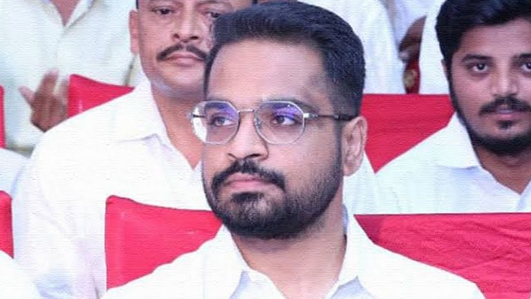 YSRCP Sajjala Bhargav Reddy: వైసీపీ నేత సజ్జల భార్గవ్ రెడ్డిపై ఎస్సీ, ఎస్టీ కేసు నమోదు, పోస్టులను ప్రశ్నించినందుకు కులం పేరుతో దూషించారని బాధితుడి ఫిర్యాదుపై కేసు నమోదు