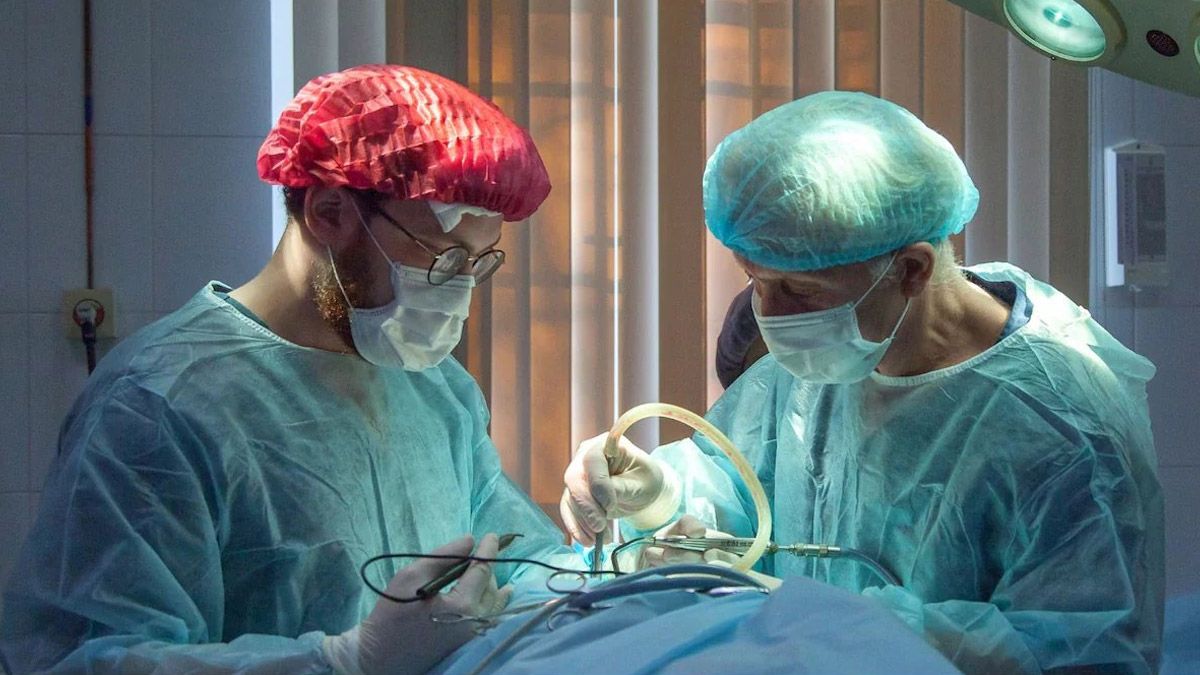 Needle in Woman's Vagina: కాన్పు తర్వాత మహిళ యోనీలో సూదిని వదిలేసిన డాక్టర్లు, 18 ఏళ్ళ పాటు అది అలా గుచ్చుకుంటే.. విలవిలలాడుతూ
