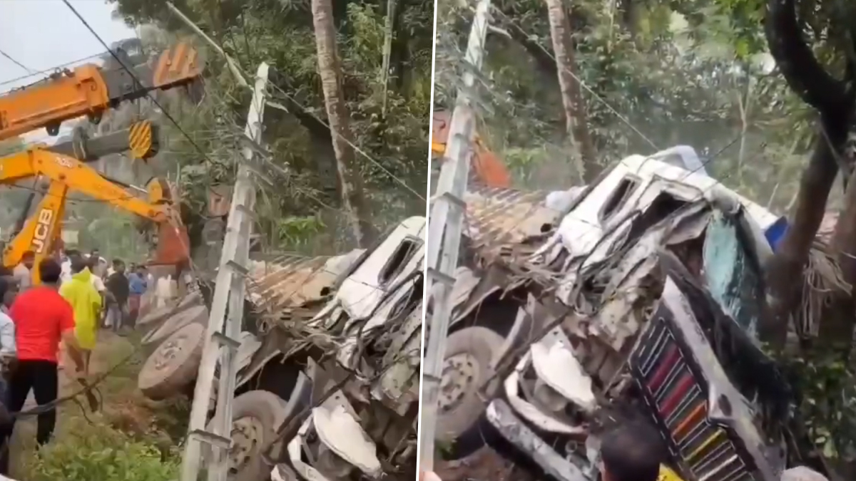 Palakkad Accident: స్కూల్ బ‌స్సు కోసం ఎదురుచూస్తున్న పిల్ల‌ల‌పైకి దూసుకెళ్లిన లారీ, న‌లుగురు అక్క‌డికక్క‌డే మృతి