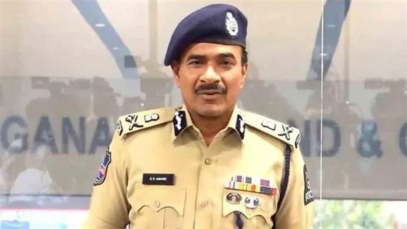 Pushpa-2 Stampede Row: సంధ్య థియేటర్‌ తొక్కిసలాట వ్యవహారంలో కీలక పరిణామం, థియేటర్‌కు షోకాజ్ నోటీసులు పంపిన సిటీ పోలీస్‌ కమిషనర్‌ సీవీ ఆనంద్‌