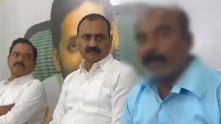 Chevireddy Bhaskar Reddy: వైసీపీ నేత చెవిరెడ్డి భాస్కర్ రెడ్డి పోక్సో కేసులో సంచలన ట్విస్ట్, చెవిరెడ్డిపై తాను ఫిర్యాదు చేయలేదని మైనర్ బాలిక తండ్రి...వీడియో ఇదిగో