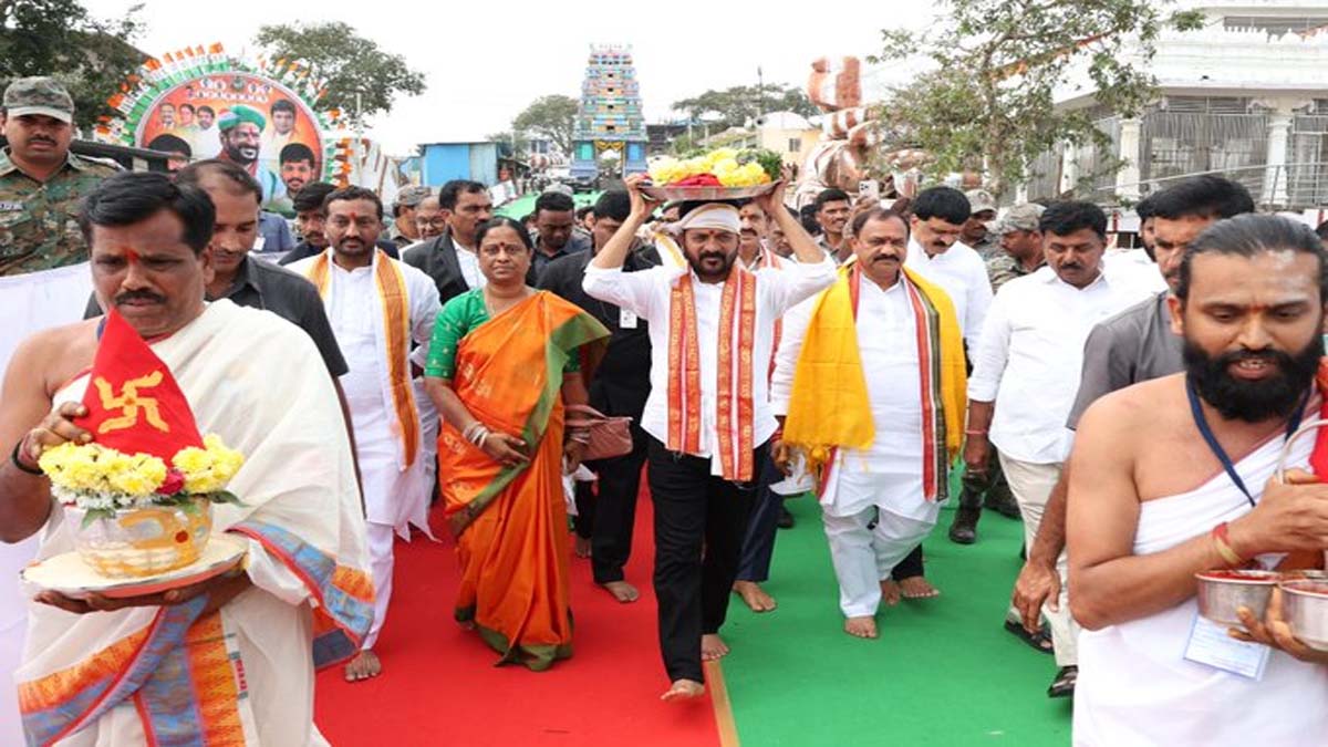 CM Revanth Reddy: రూ.192 కోట్లతో మెదక్‌ జిల్లాలో అభివృద్ధి పనులు, ఏడుపాయల దుర్గా భవాని అమ్మవారిని దర్శించుకున్న సీఎం రేవంత్ రెడ్డి, పలు శంకుస్థాపనలు