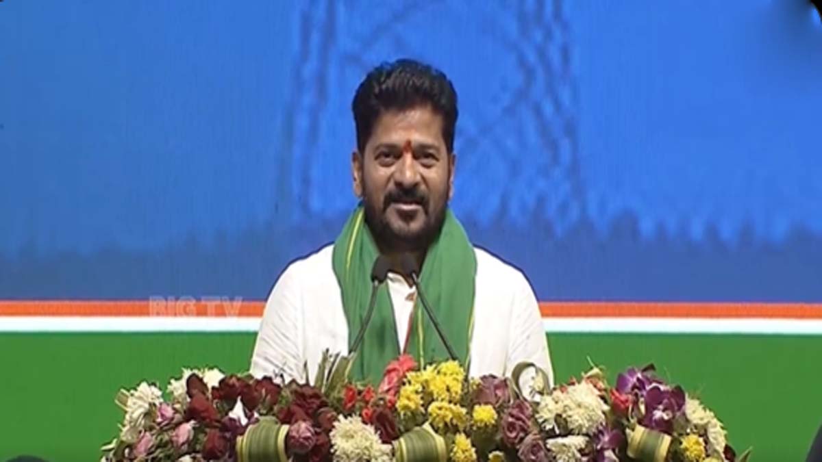 CM Revanth Reddy: తెలంగాణ కోసం మంత్రి పదవిని వదులుకున్న కోమటిరెడ్డి..నల్గొండ గాలి పీల్చుకుంటేనే సాయుధ పోరాటం గుర్తుకొస్తుందన్న సీఎం రేవంత్ రెడ్డి, కేసీఆర్ పాలనలో అభివృద్ధి శూన్యం అని మండిపాటు