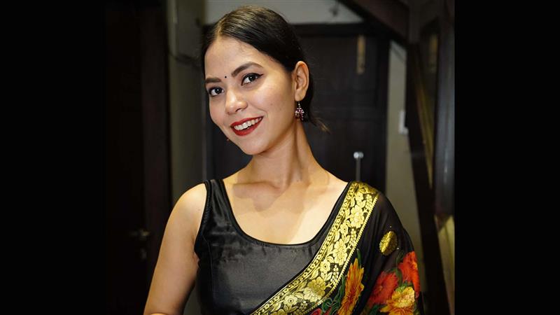 Fashion Tips: స్లీవ్ లెస్ బ్లౌజ్ వేసుకున్నప్పుడు ఇలాంటి టిప్స్ ను పాటిస్తే మీ లుక్ ఎలిగెంట్ గా ఉంటుంది..