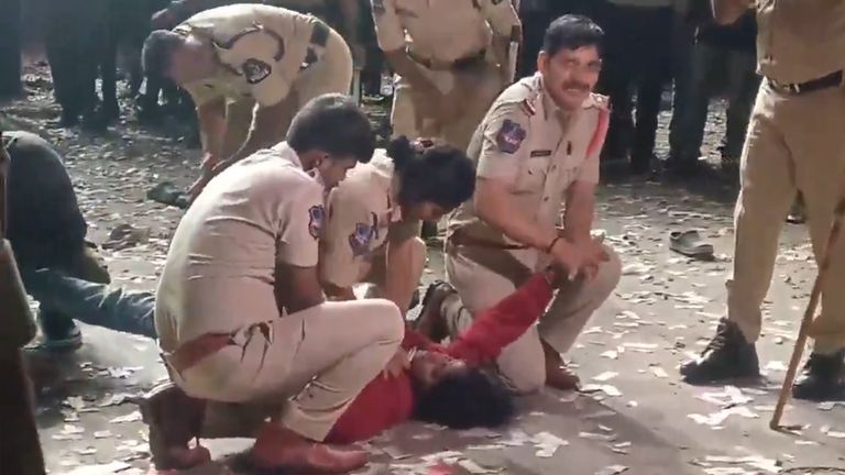 Sandhya Theater Incident: సంధ్య థియేటర్ ఘటన, రేవతి కుటుంబాన్ని ఆదుకునేందుకు విరాళాలు సేకరించే పనిలో తెలంగాణ రాష్ట్ర చలనచిత్ర వాణిజ్య మండలి